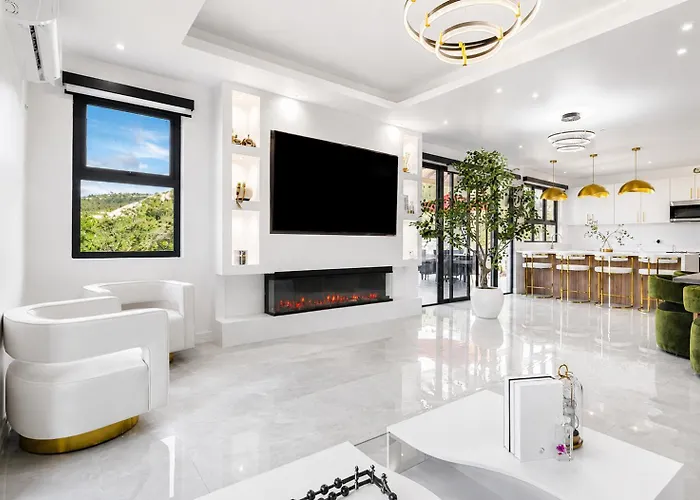 Luxe Loft Penthouse- Ironshore Montego Bay