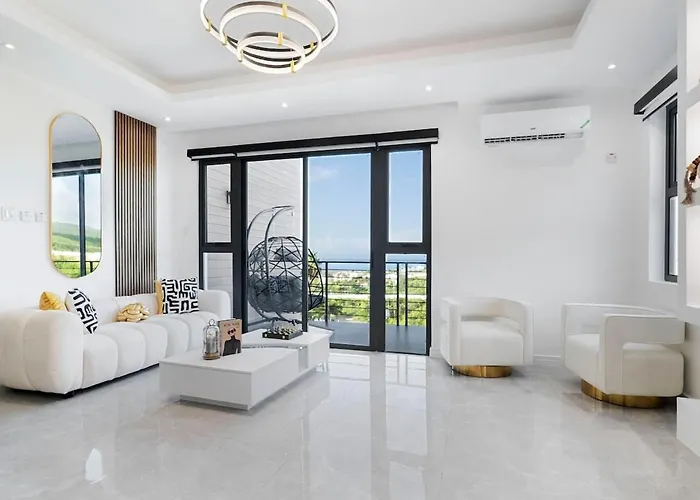 Luxe Loft Penthouse- Ironshore