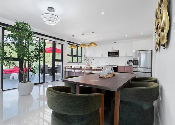 Luxe Loft Penthouse- Ironshore *