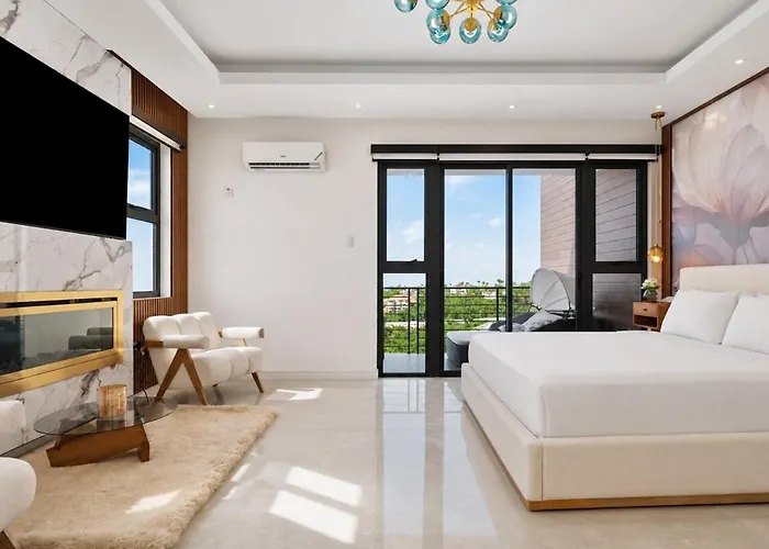 Luxe Loft Penthouse- Ironshore Montego Bay