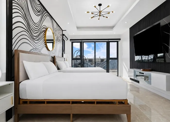 Luxe Loft Penthouse- Ironshore *