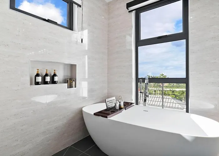Luxe Loft Penthouse- Ironshore Appartement Montego Bay