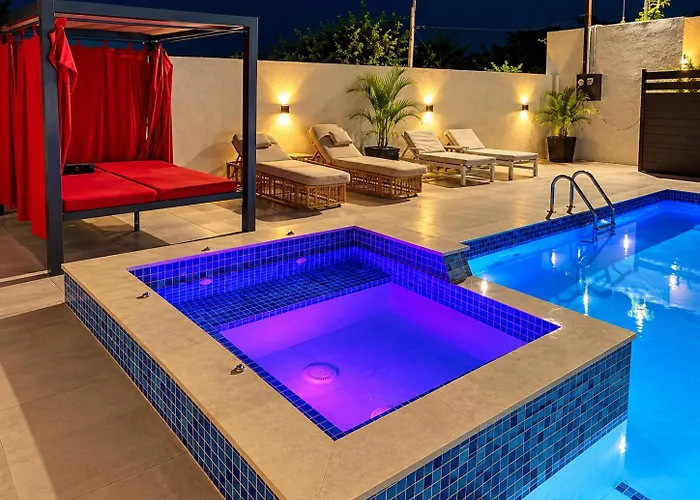 Luxe Loft Penthouse- Ironshore *