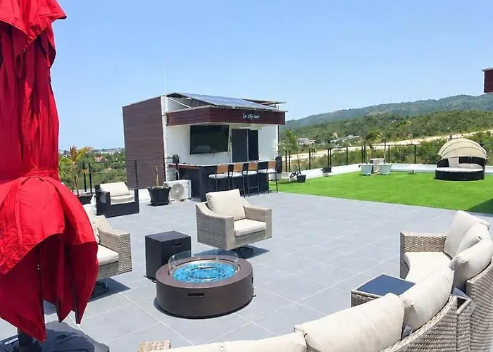 Luxe Loft Penthouse- Ironshore *