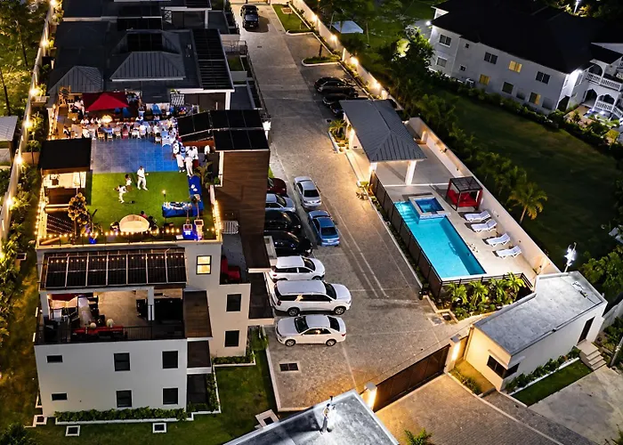 Luxe Loft Penthouse- Ironshore Montego Bay